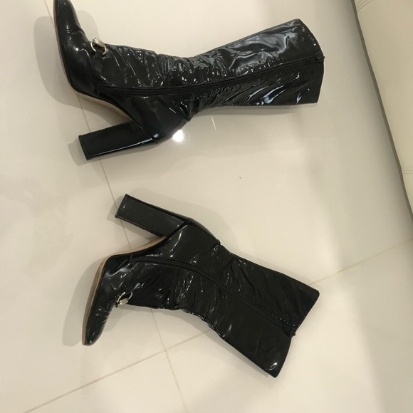 GUCCI Patent Leather Equestrian HorseBit Boots. AUTHENTIC - Picture 2 of 6